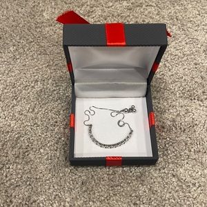 Adjustable bracelet.